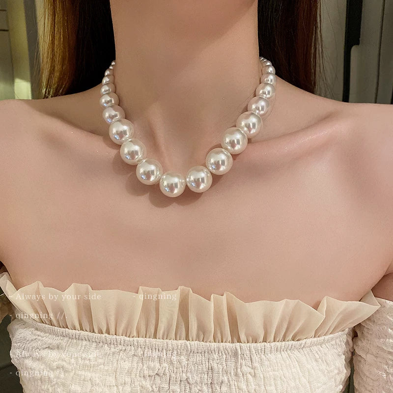Oversized Pearl Collarbone Chain: 2026 Trendy Luxury Niche Statement Necklace for Women