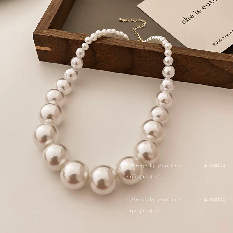 Oversized Pearl Collarbone Chain: 2026 Trendy Luxury Niche Statement Necklace for Women