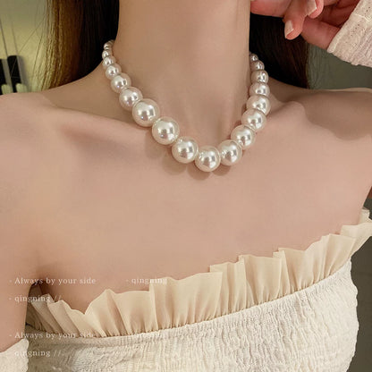 Oversized Pearl Collarbone Chain: 2026 Trendy Luxury Niche Statement Necklace for Women