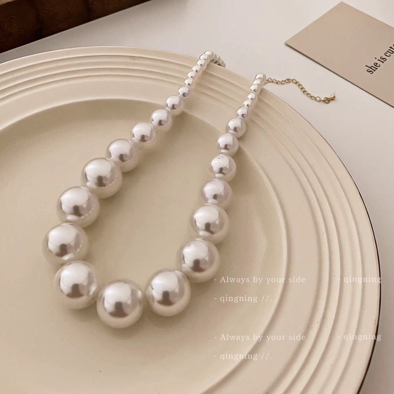 Oversized Pearl Collarbone Chain: 2026 Trendy Luxury Niche Statement Necklace for Women