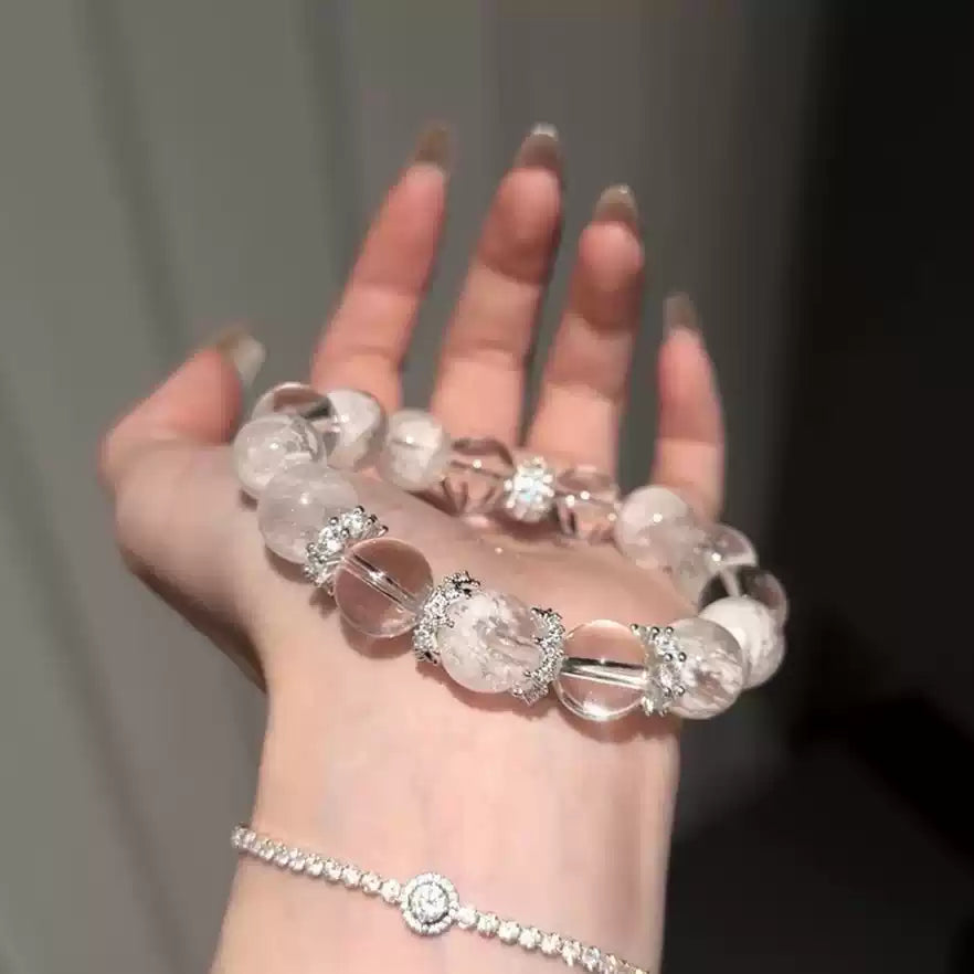 White crystal and pearl bracelet, a gift for a friend, a fairy-like wristband, a symbolic crystal bracelet used for meditation, focus, or purification.